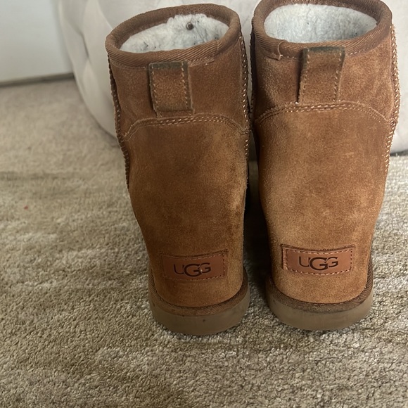 Wedge heeled Ugg - Picture 3 of 3